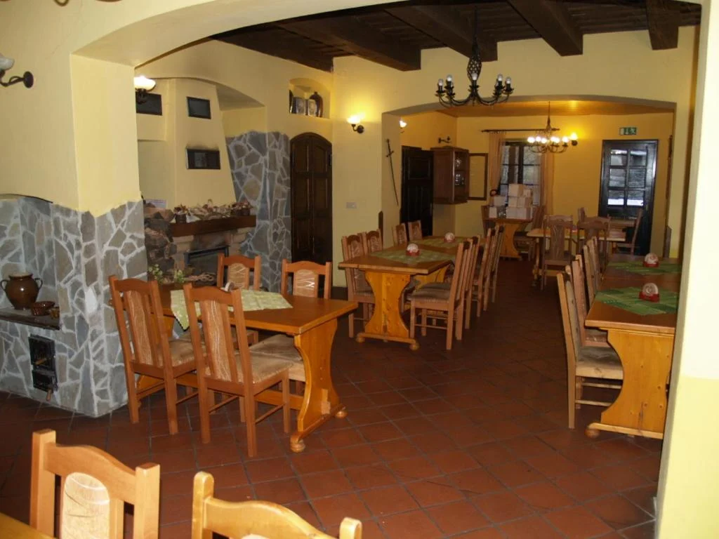 Interiér restaurace — Gutská krčma