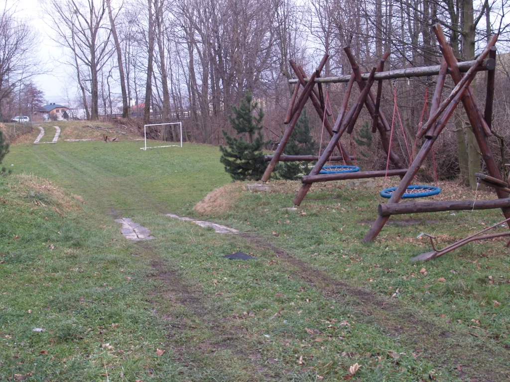 Zahrada a houpačky — Gutská krčma