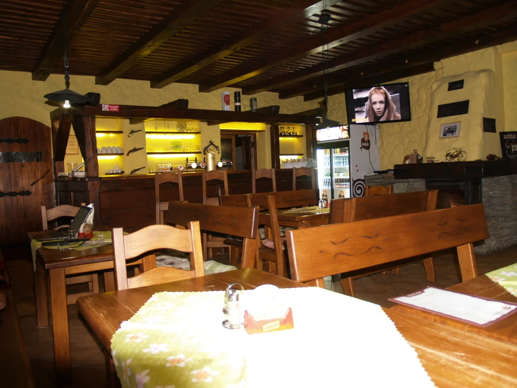 Posezení v restauraci — Gutská krčma