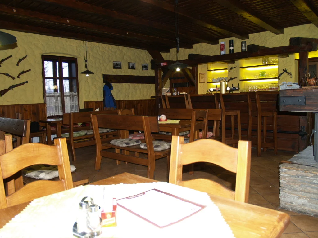 Pohled do restaurace — Gutská krčma